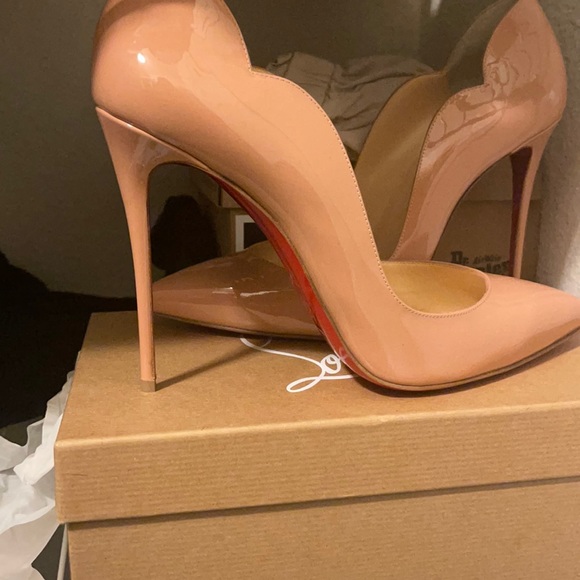 Christian Louboutin Shoes - Nude pump louboutins